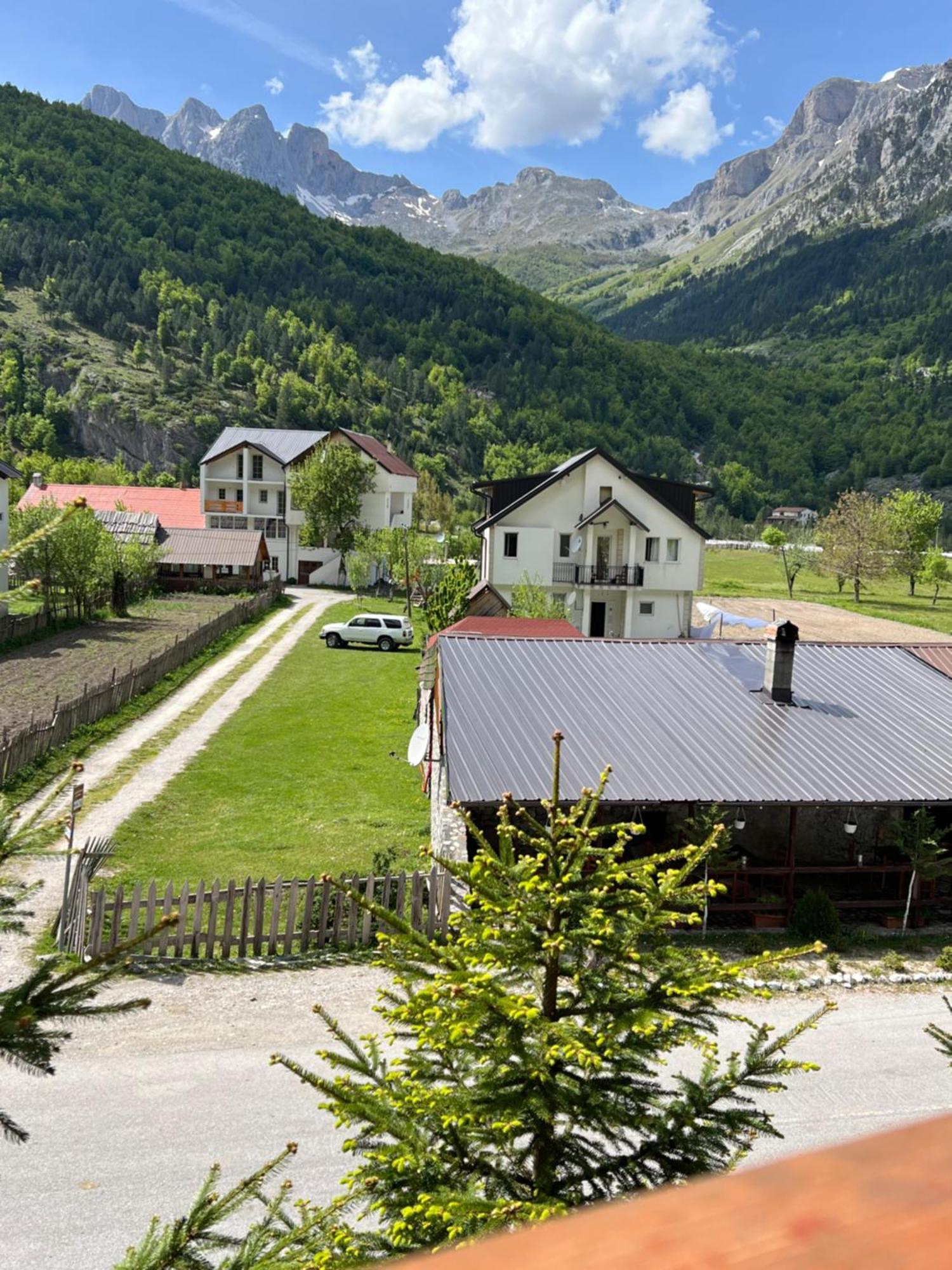 Guesthouse Skender Selimaj Valbone Exterior photo